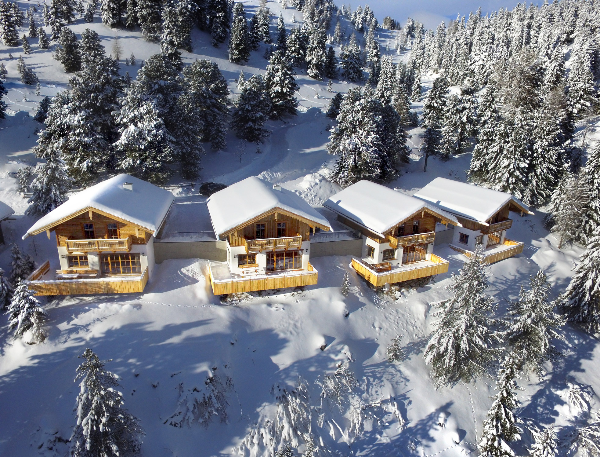 Luftaufnahme von der Wildererhütte im Schnee